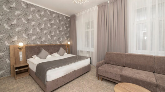 Делюкс (Усадьба)